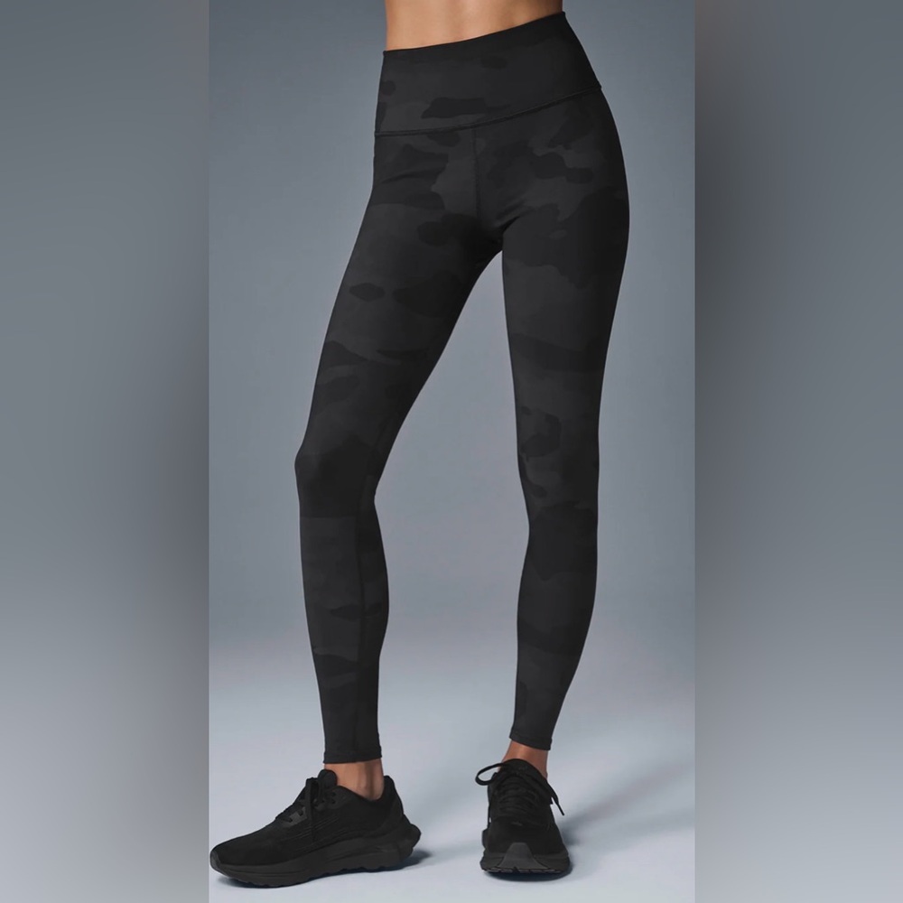 Alo Yoga High-Waist Black Camouflage Leggings